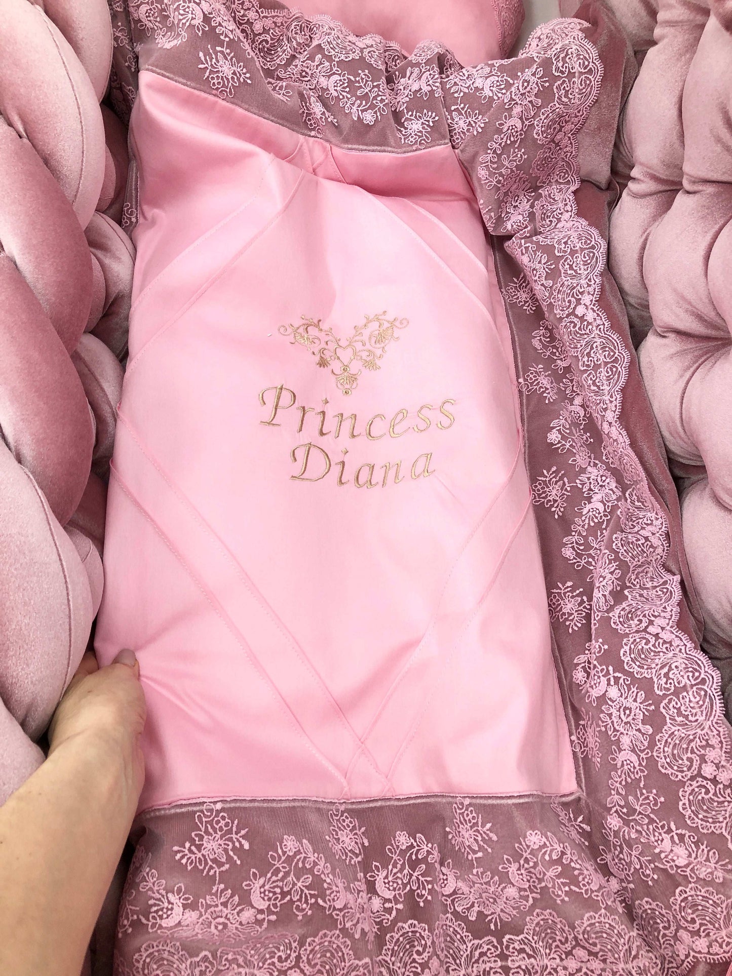 Royal Luxury Crib Bedding Set "Royal Rose"