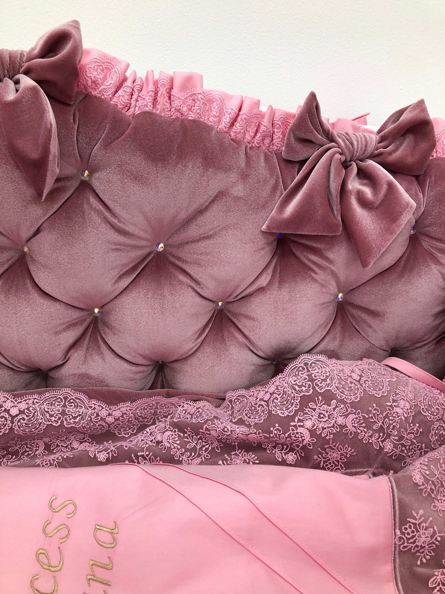 Royal Luxury Crib Bedding Set "Royal Rose"