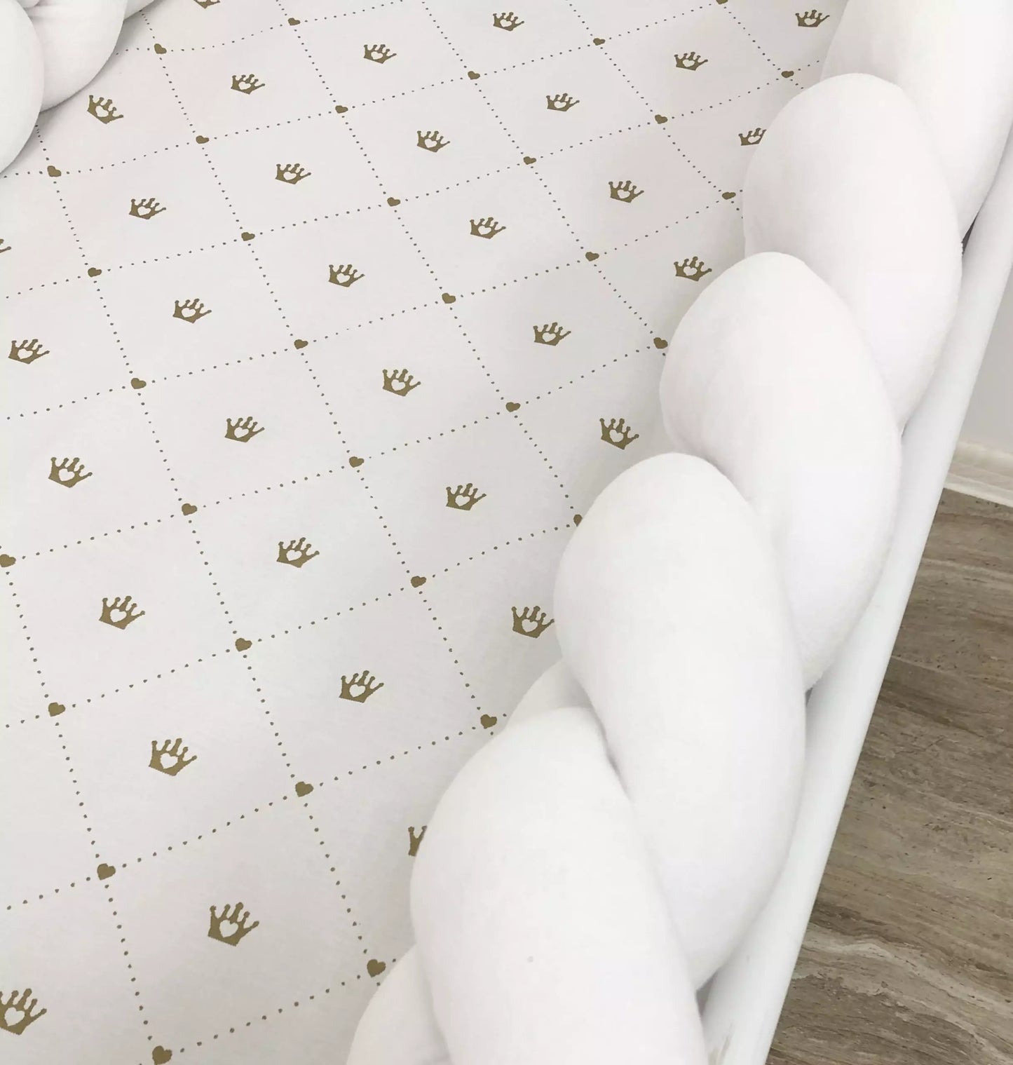 White baby bedding set - Crib bumper “Crown and braided” - Baby Bedding Worlds