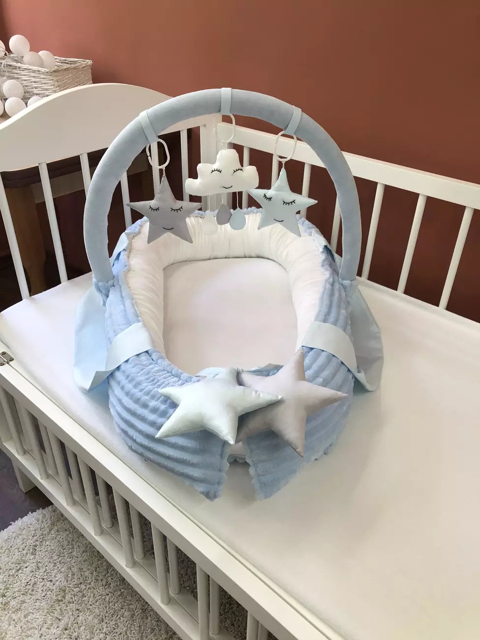 Baby nest “Blue and white” - Baby Bedding Worlds