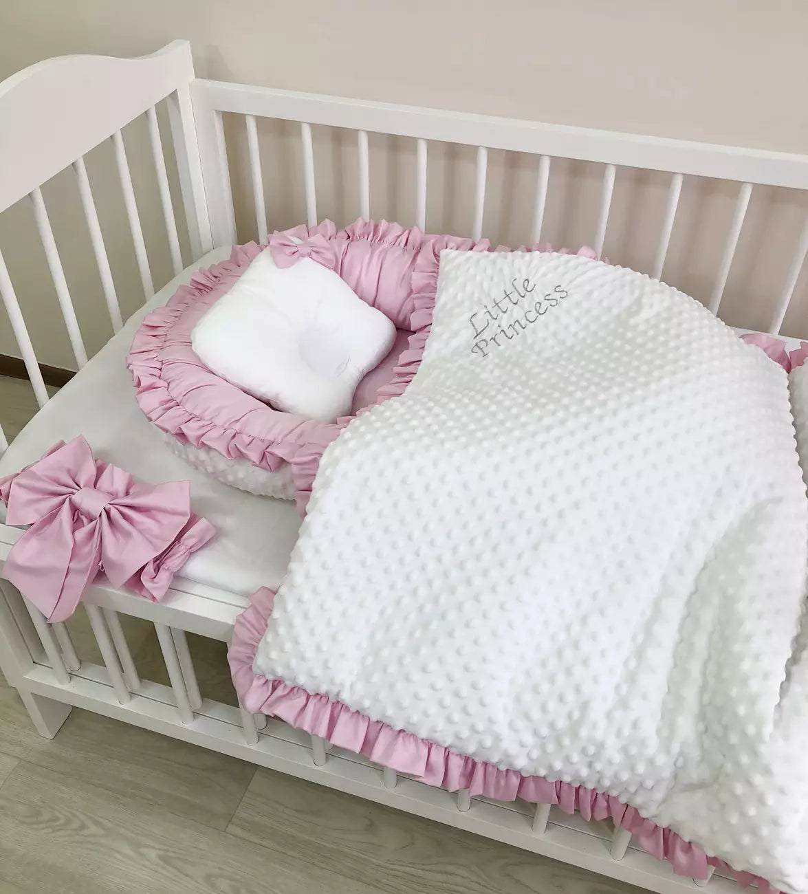 Baby nest “Dusty pink and milk” - Baby Bedding Worlds
