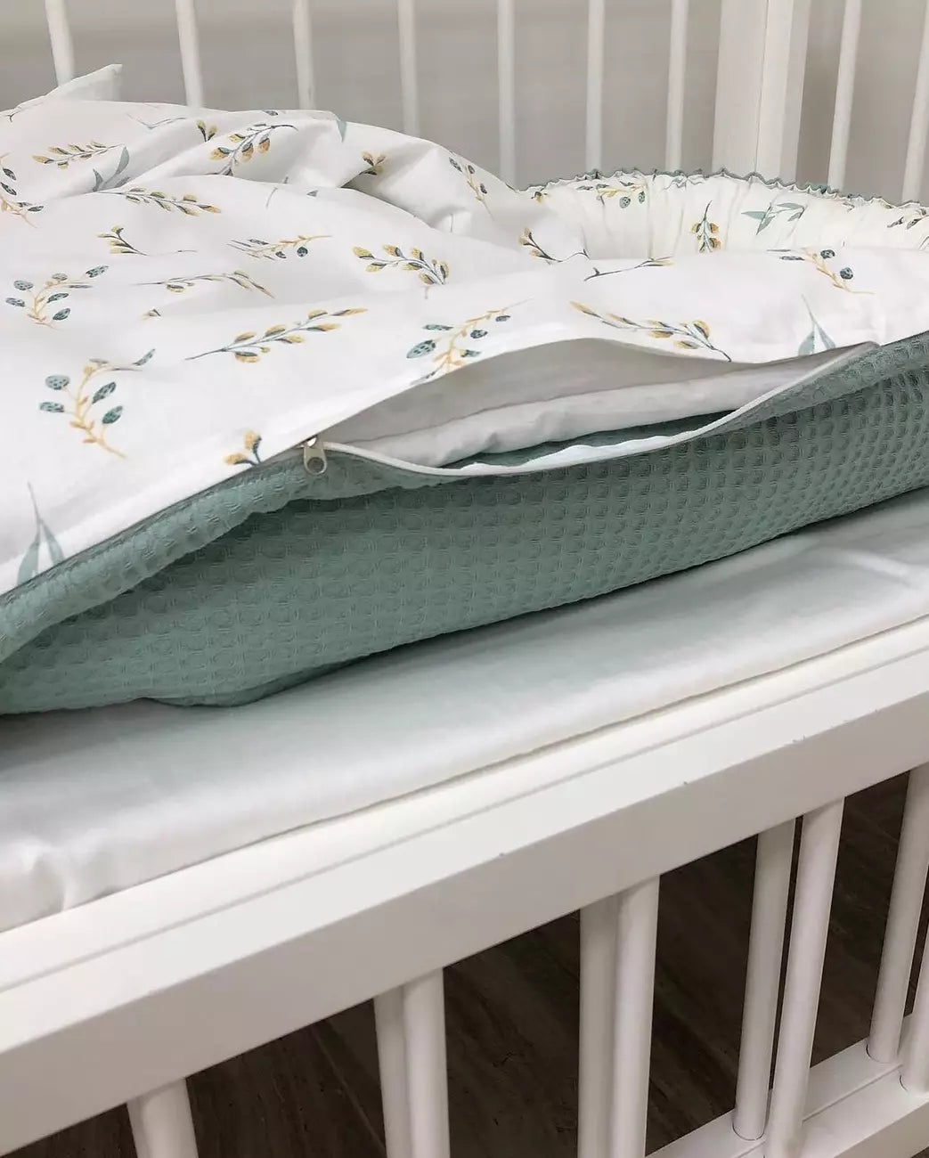 Baby nest and Blanket Leaves - Baby Bedding Worlds