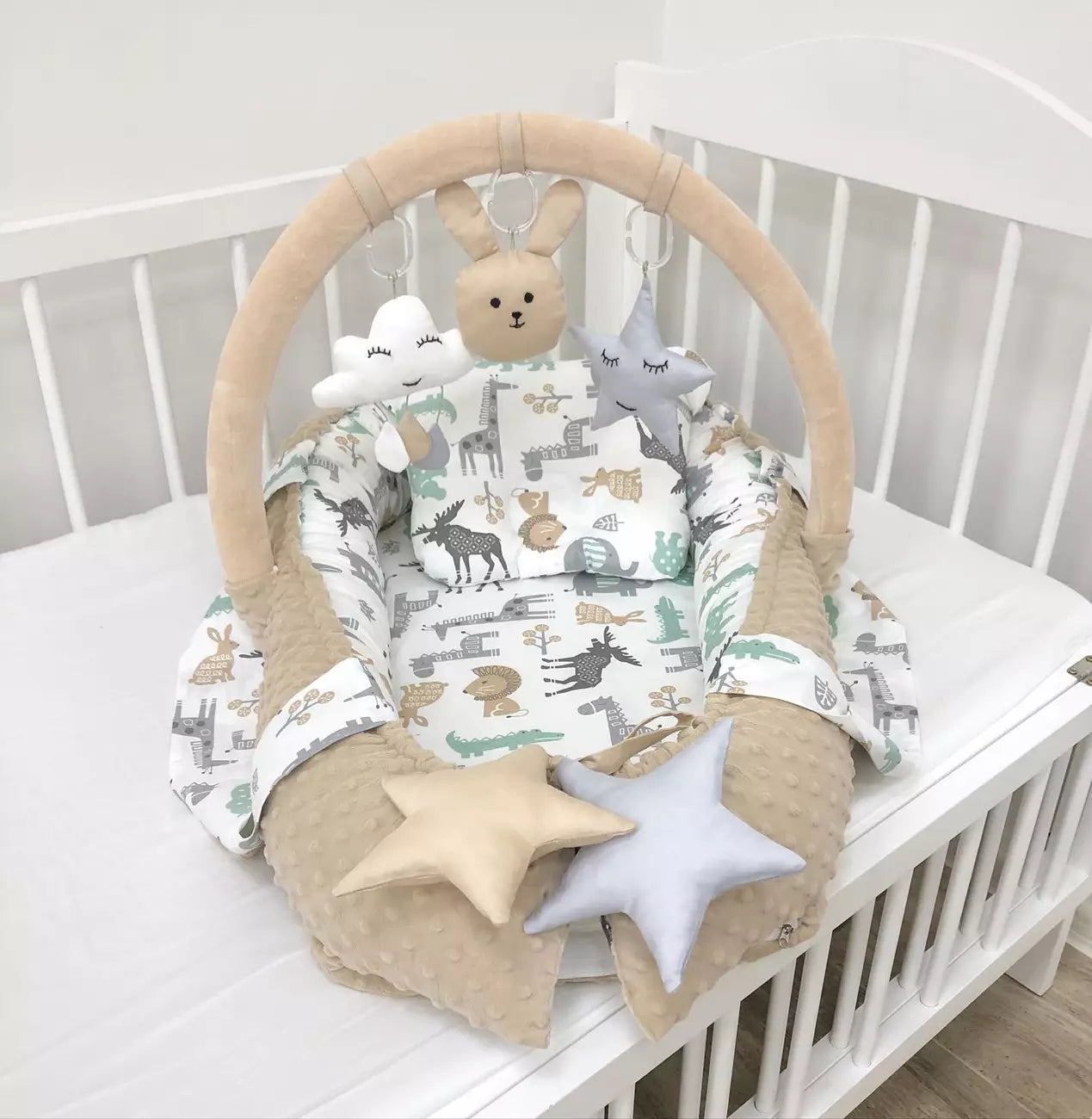 Baby nest beige”Animal pattern“ - Baby Bedding Worlds