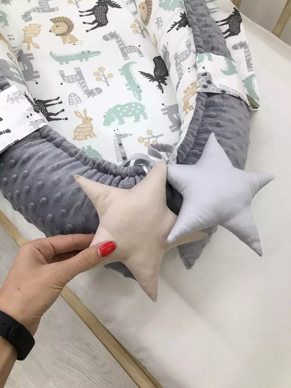Baby nest “Grey animal pattern” - Baby Bedding Worlds