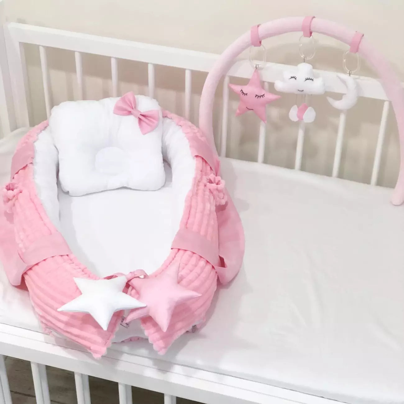Baby nest “Pink and white” - Baby Bedding Worlds