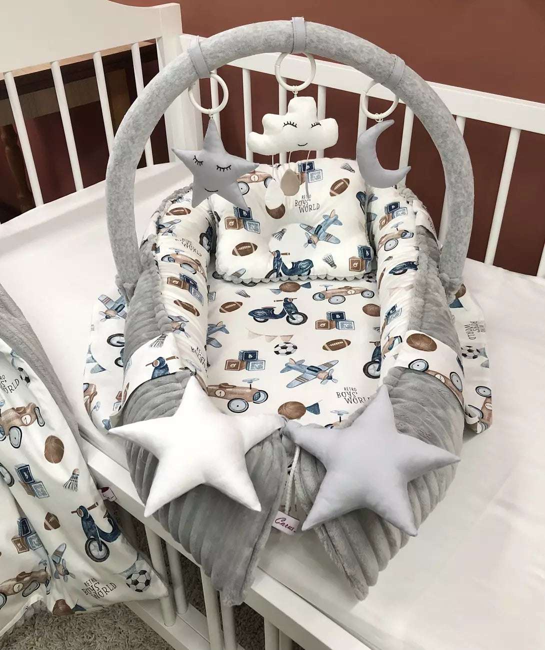 Baby Nest and Blanket in retro style - Baby Bedding Worlds