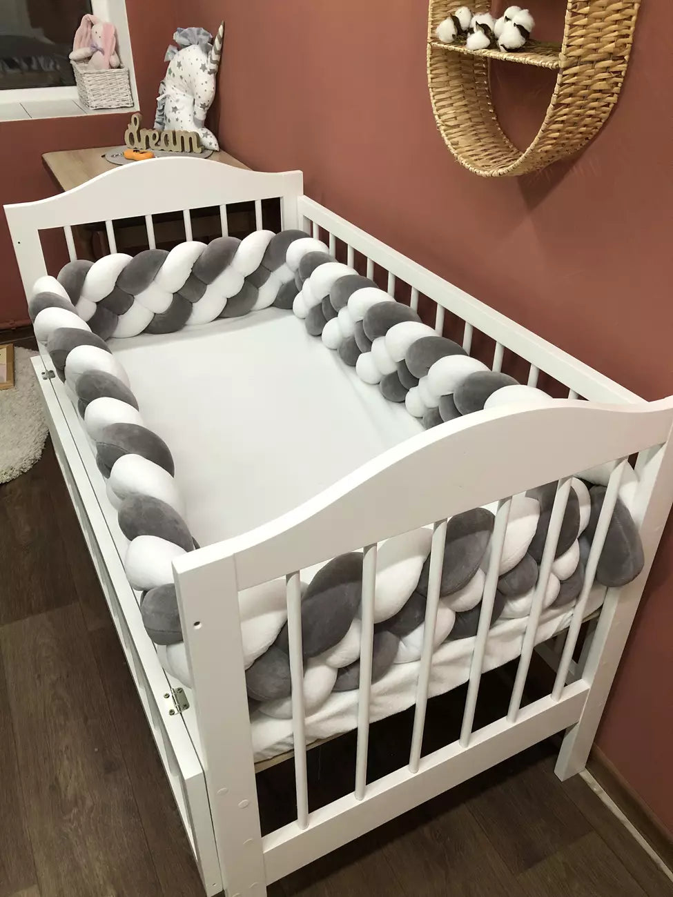 Braided bumper in gray and white colors - Baby Bedding Worlds