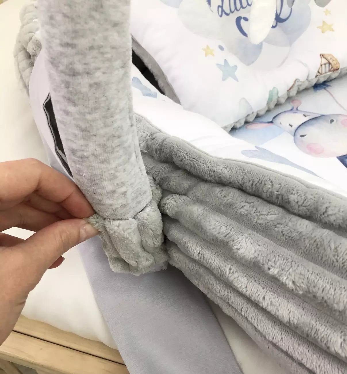 Baby Nest “Hippo gray” - Baby Bedding Worlds