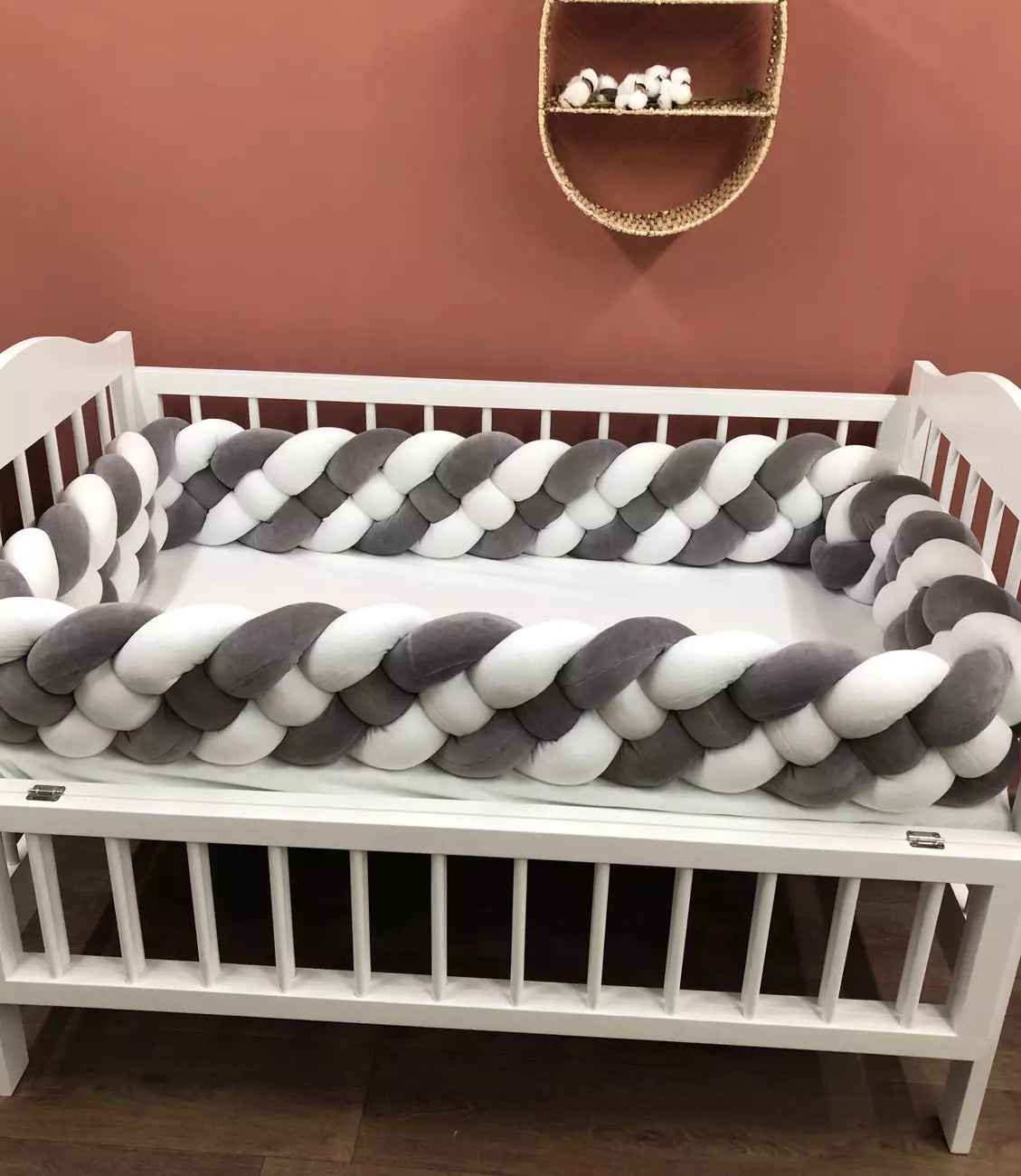 Braided bumper in gray and white colors - Baby Bedding Worlds