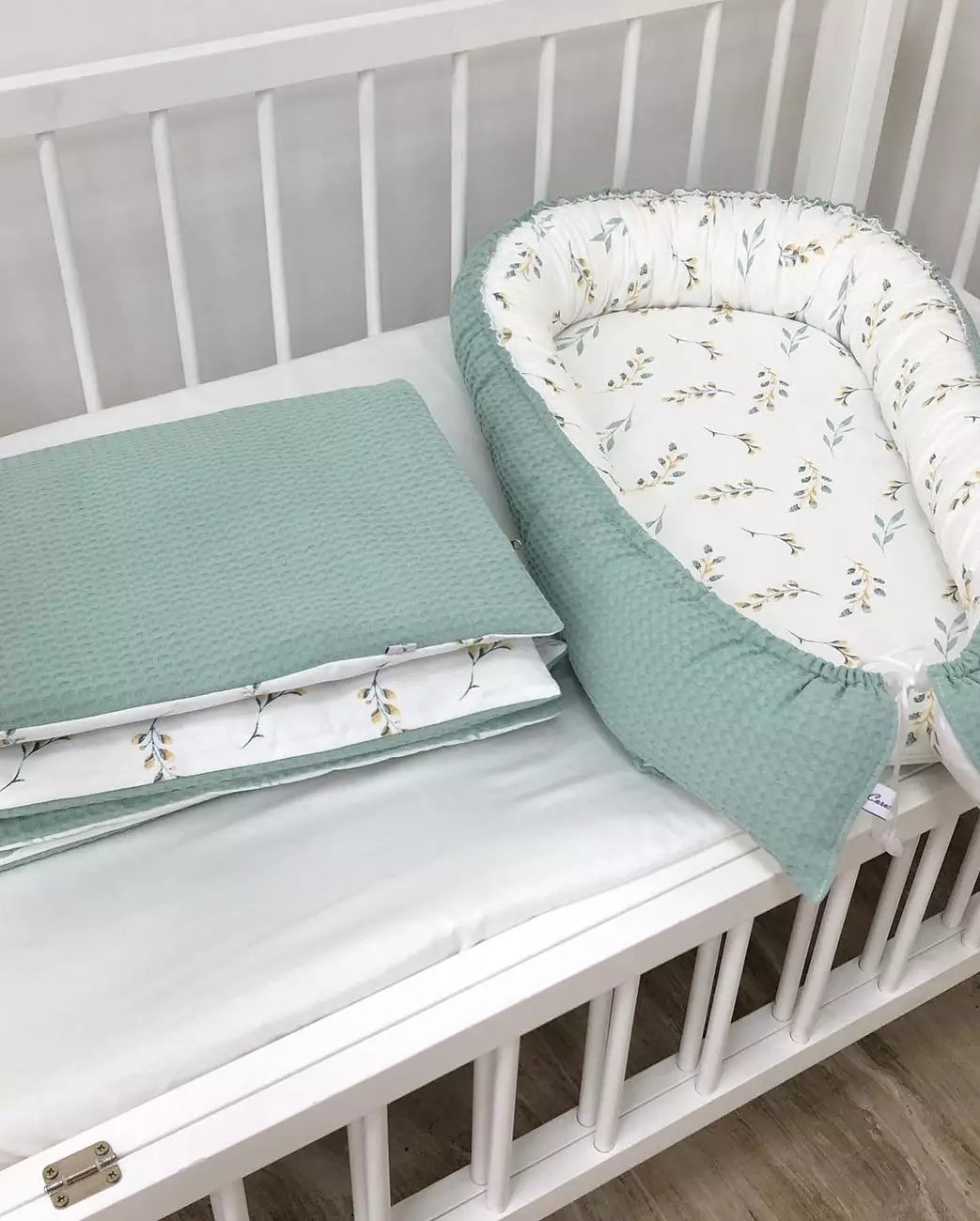 Baby nest and Blanket Leaves - Baby Bedding Worlds