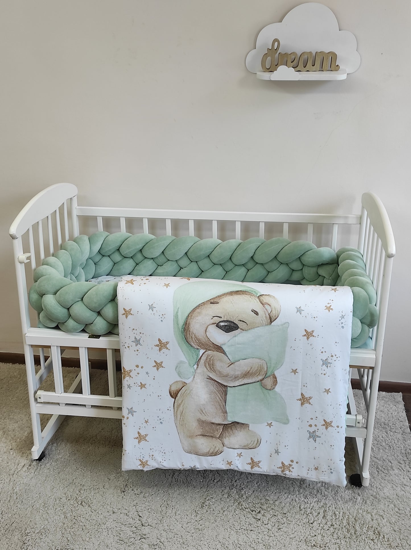 Pistachio Hug Crib Set