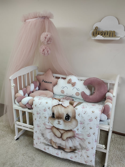 The Royal Cradle: Puderrosa & Goldene Krönchen Kollektion