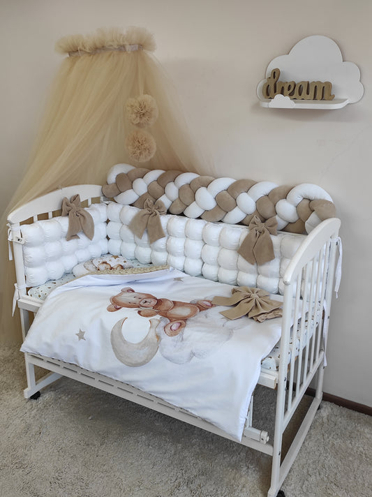Royal Bear: Der ultimative Rückzugsort für das Babyzimmer in Beige und Weiß