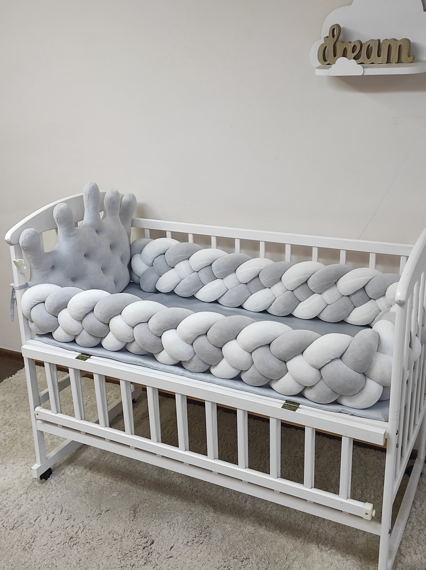 Nestchen Grey Crown