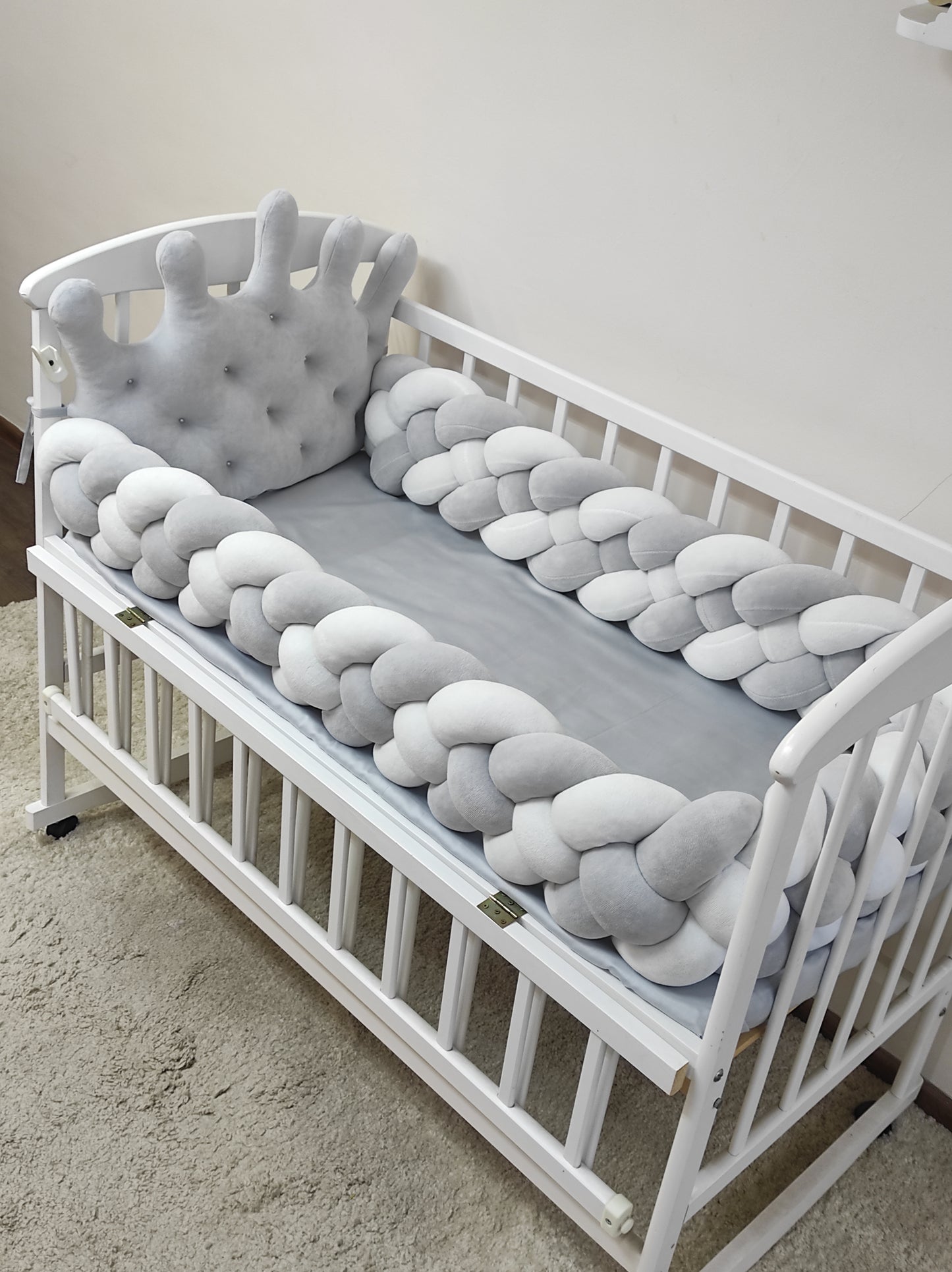 Nestchen Grey Crown