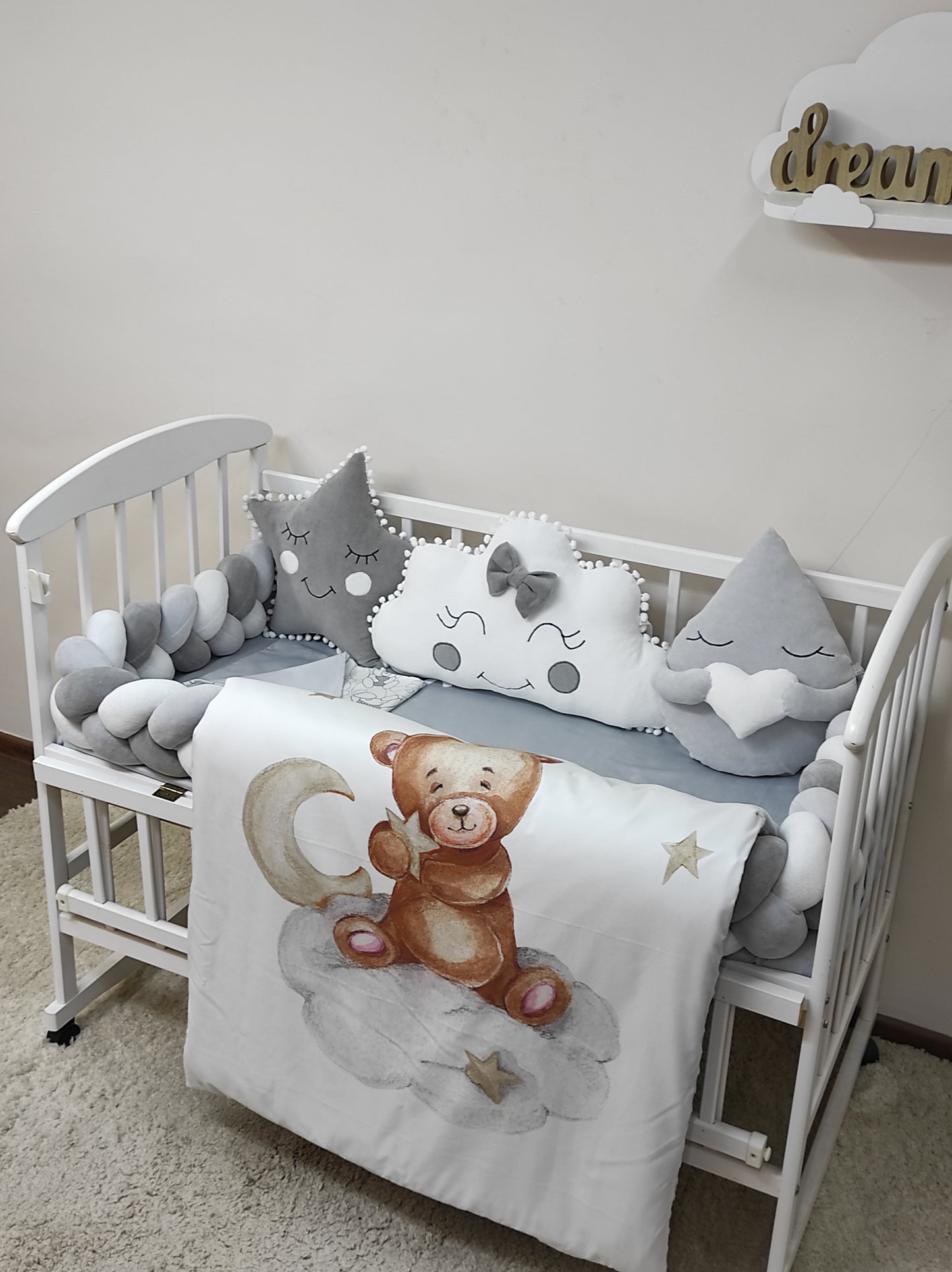 Starry Bear: Modern Minimalism & Celestial Comfort
