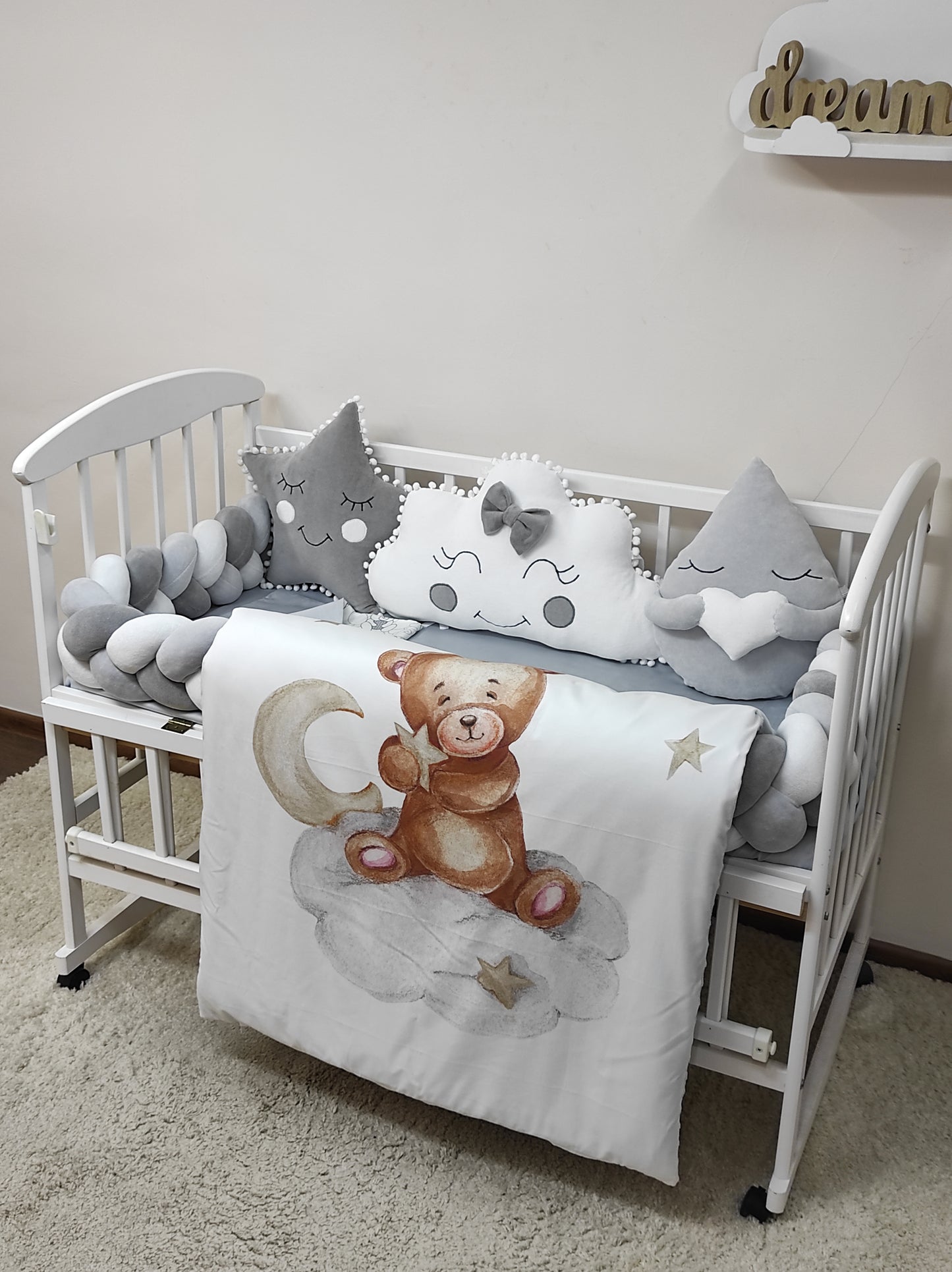Starry Bear: Modern Minimalism & Celestial Comfort