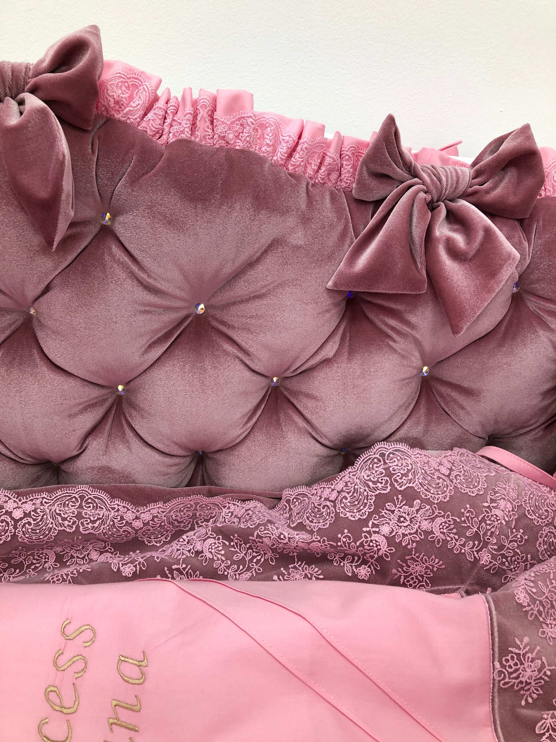 Royal Luxury Crib Bedding Set "Royal Rose"