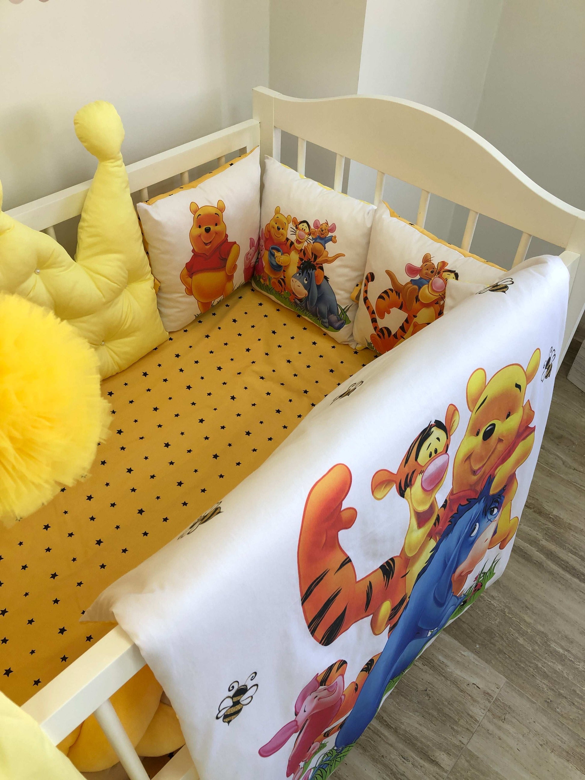 Crib set "Winnie the Pooh" - Baby Bedding Worlds
