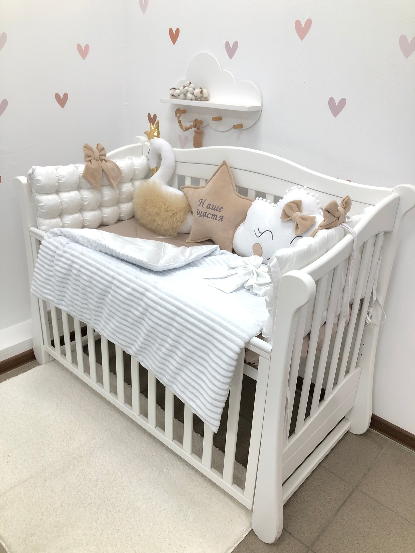 White and Beige Crib Set – Cozy Bedding Set for Newborns ☁🦢