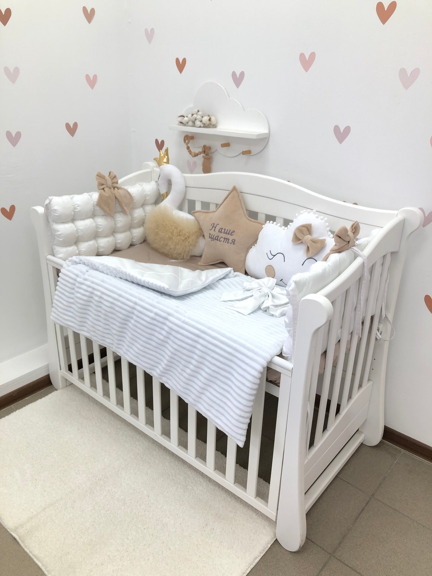 White and Beige Crib Set – Cozy Bedding Set for Newborns ☁🦢
