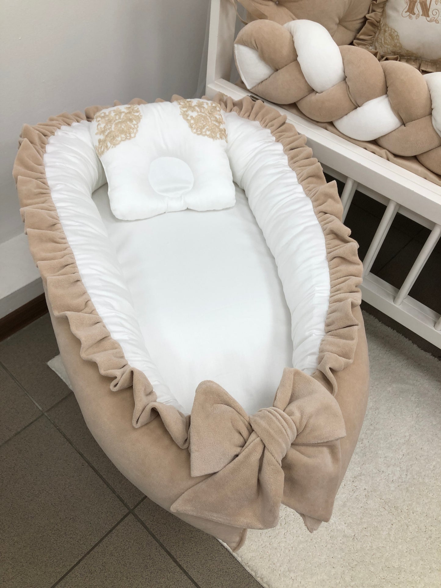 Royal Beige: Aristocratic Comfort & Velour Luxury
