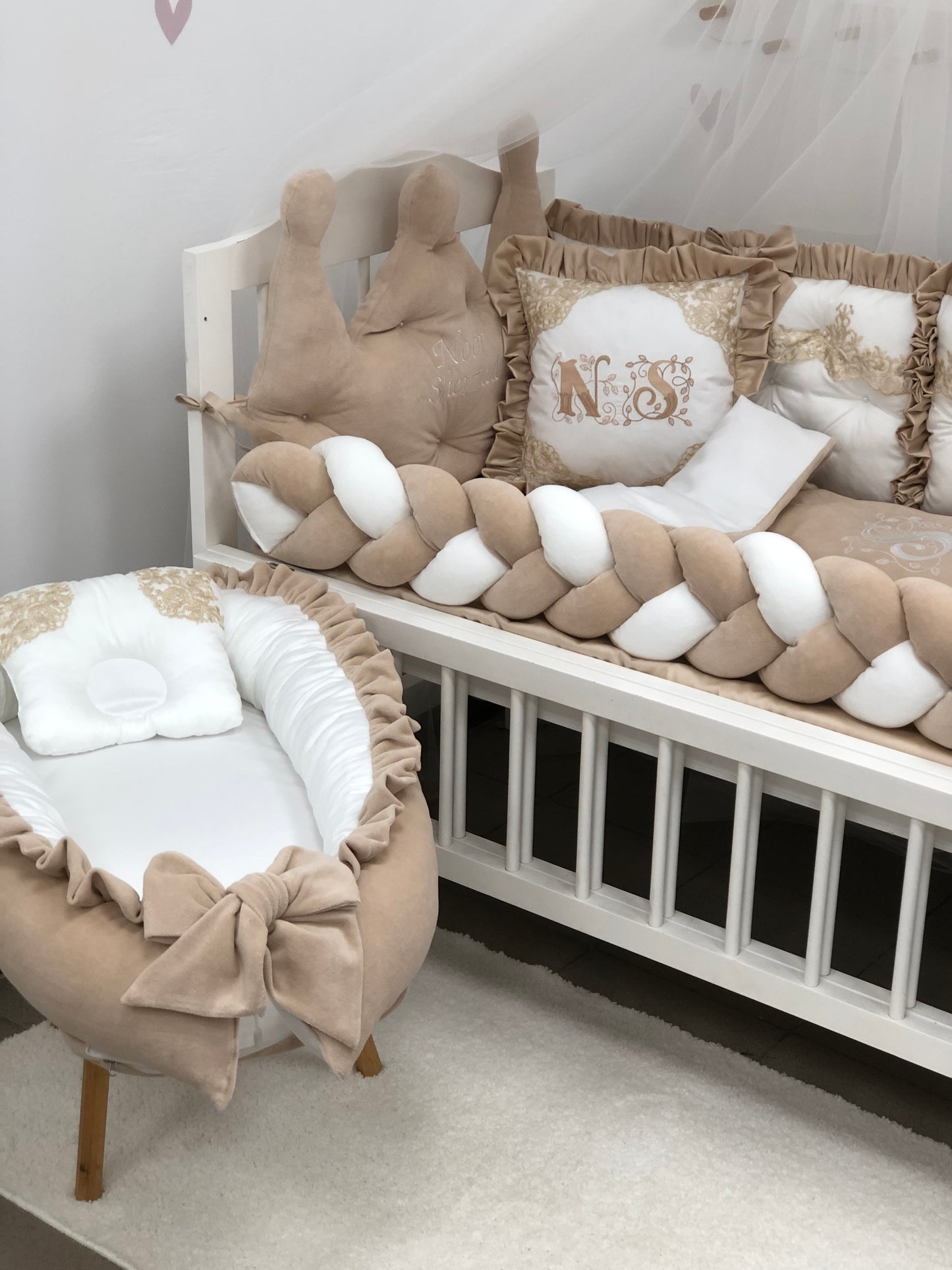 Royal Beige: Aristocratic Comfort & Velour Luxury