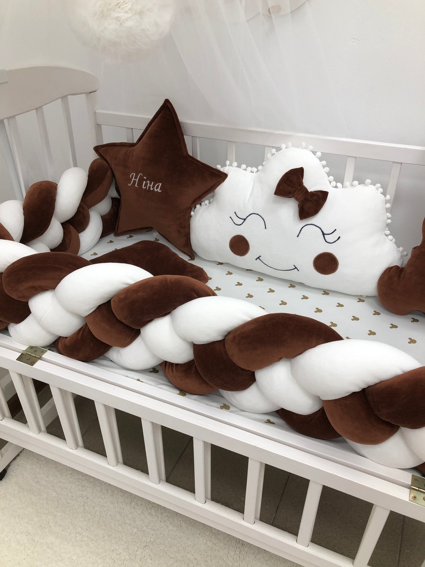 Bedding set in brown-milky color