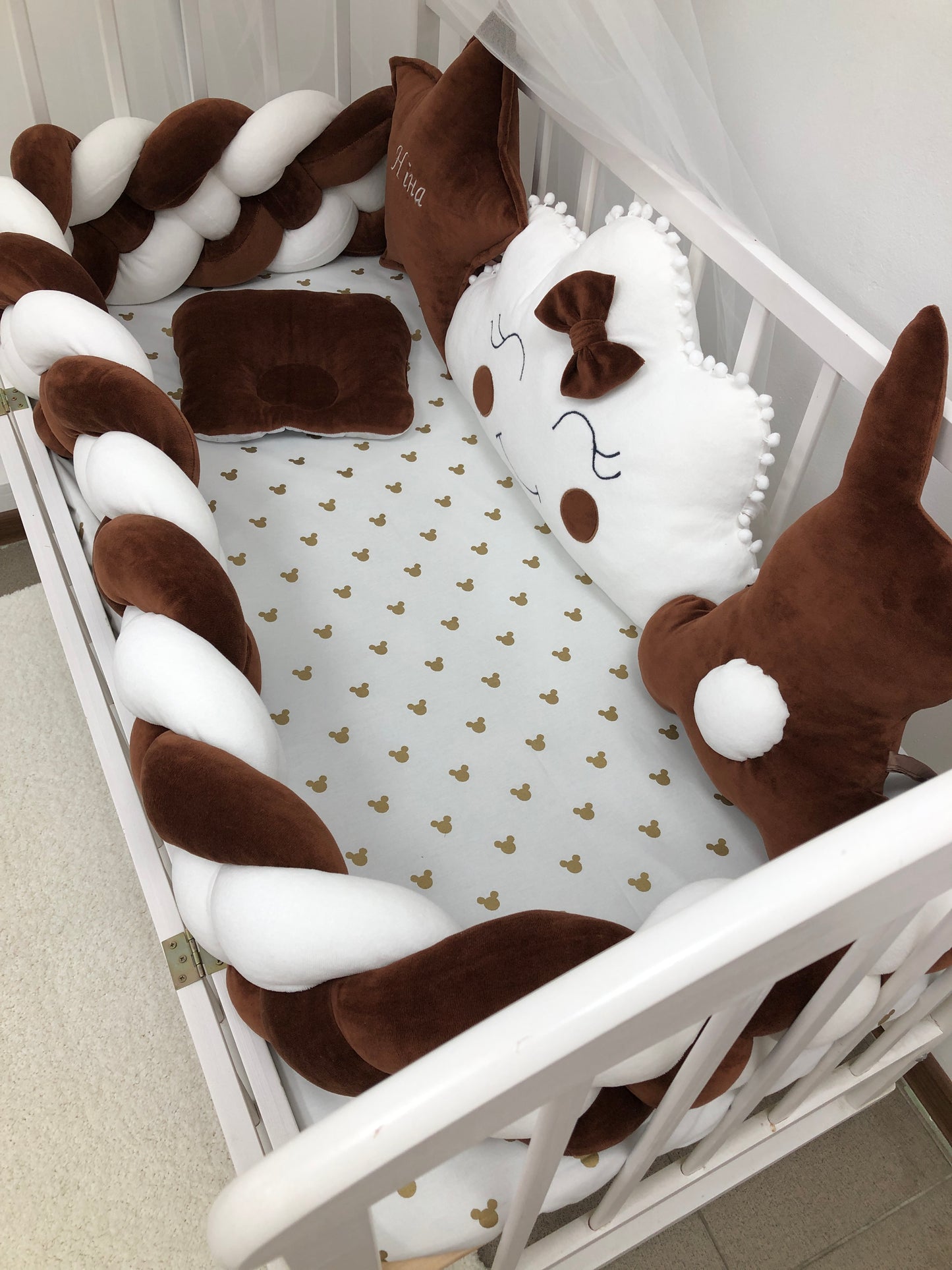 Bedding set in brown-milky color