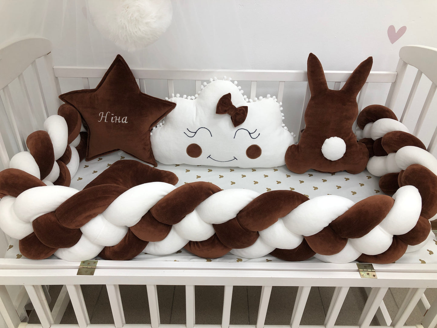 Bedding set in brown-milky color