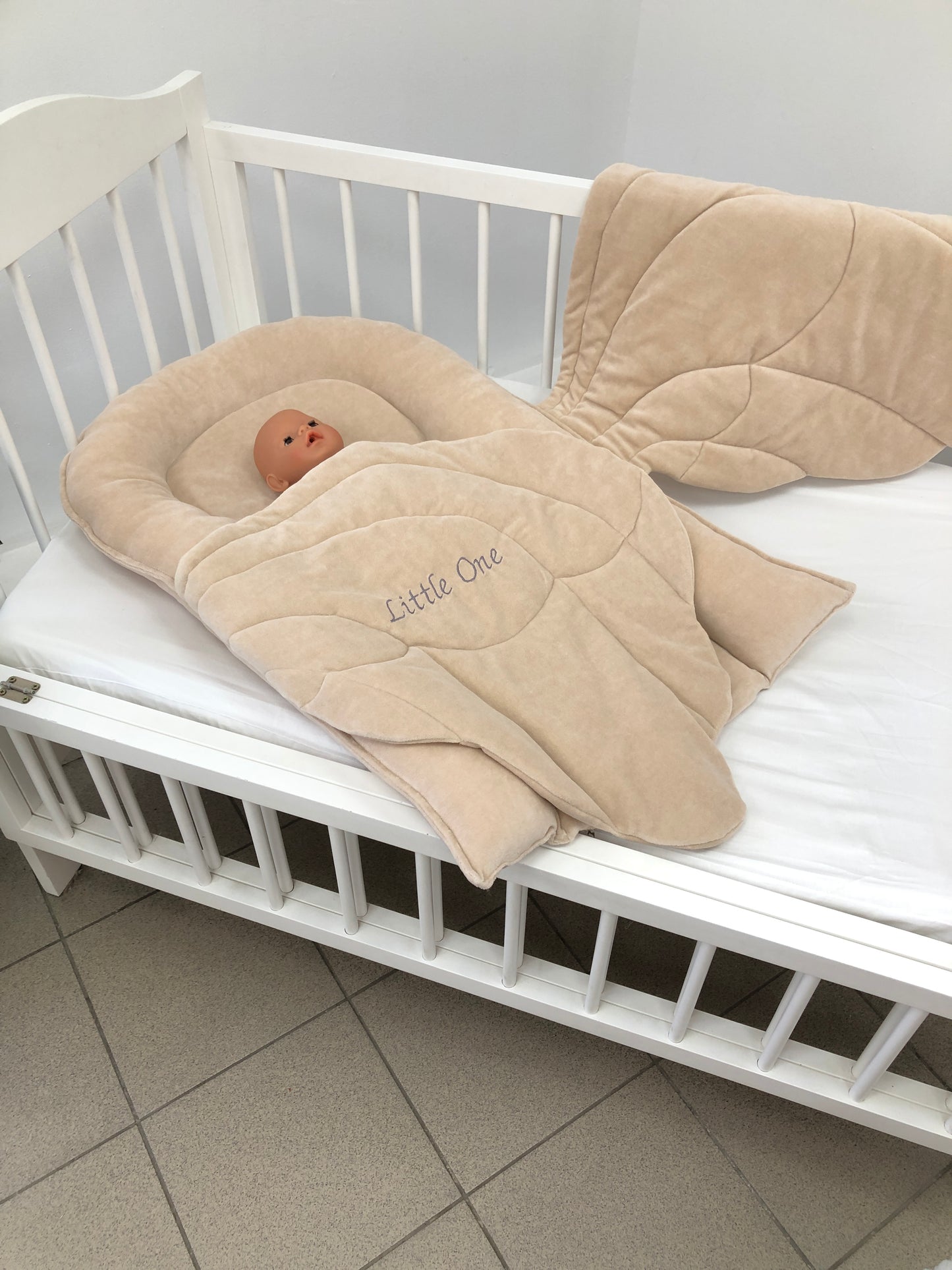 🤩 Personalized Baby Nest with Blanket Wings – Soft Velour Baby Lounger