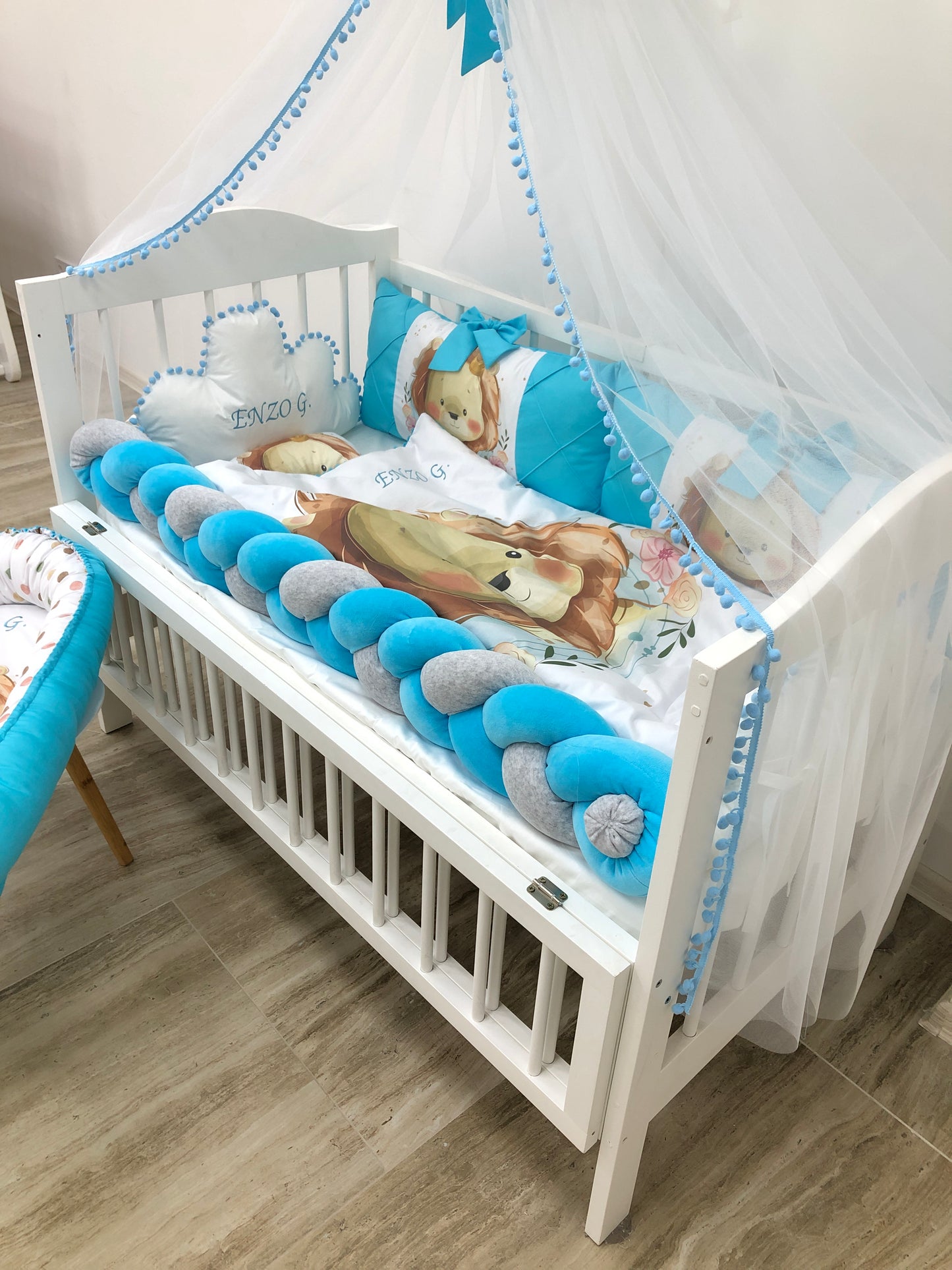 Crib set “Azure lion”