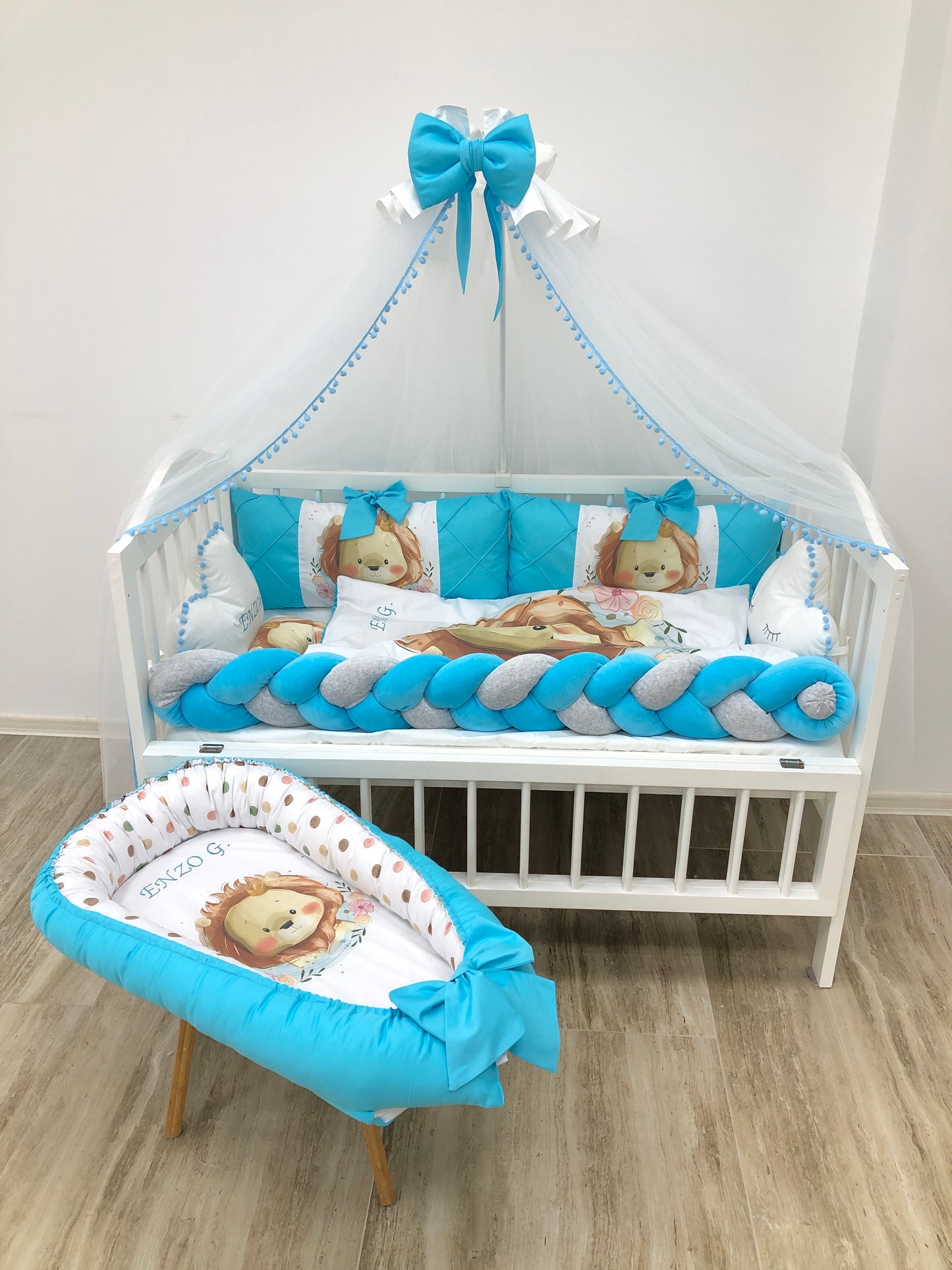 Crib set “Azure lion”