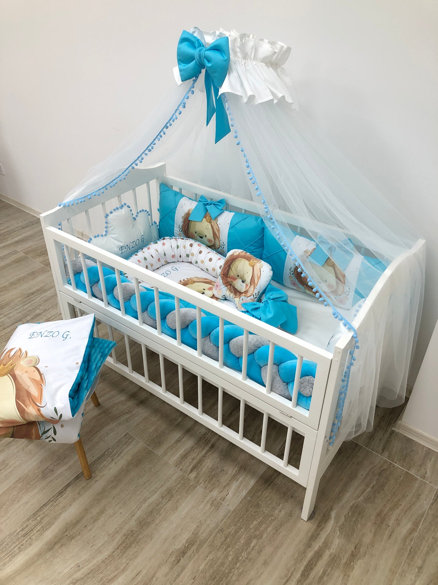 Crib set “Azure lion”